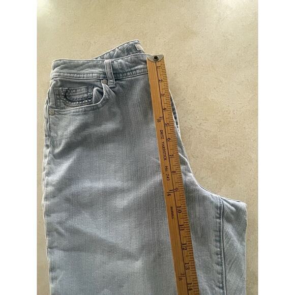 Chicos Platinum Womens Size 2 Crop Jeans Light Wash Embroidered Pockets Stretch - Picture 10 of 12